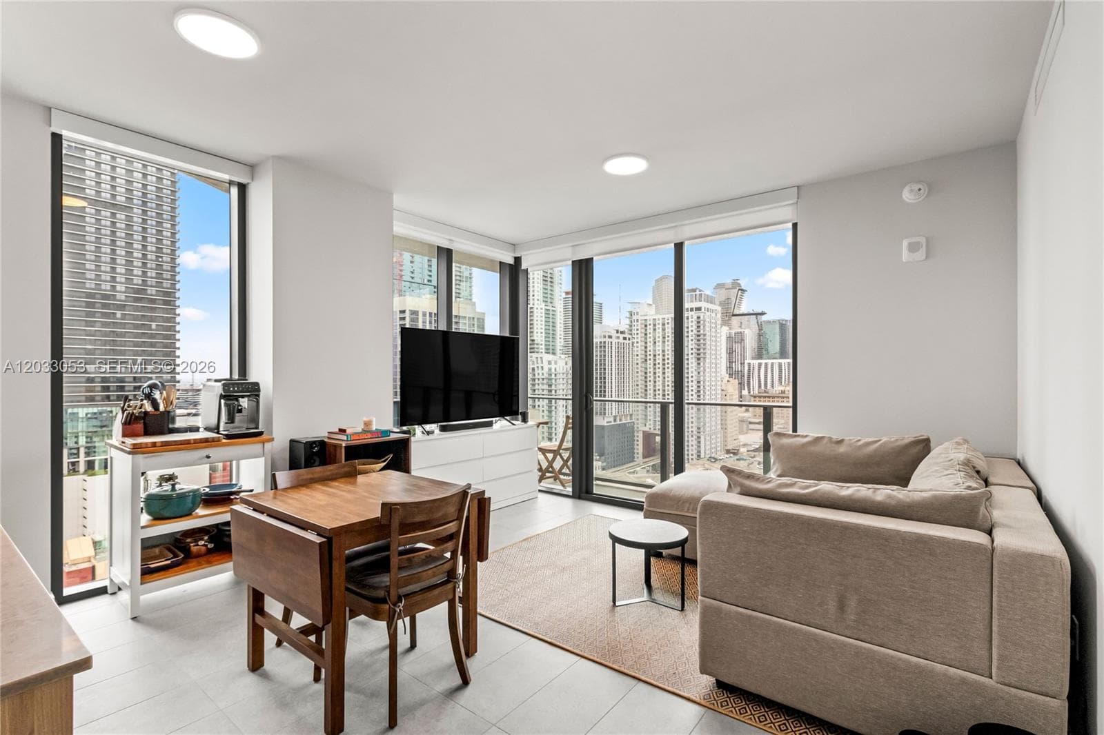 121 NE 5th St # 2401, Miami FL 33132 — 15