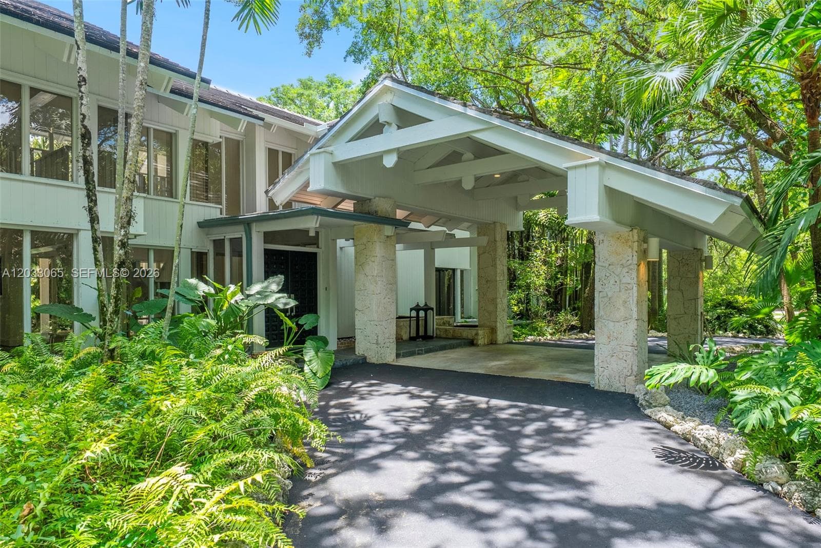5600 Oakwood Ln, Coral Gables FL 33156 — 3