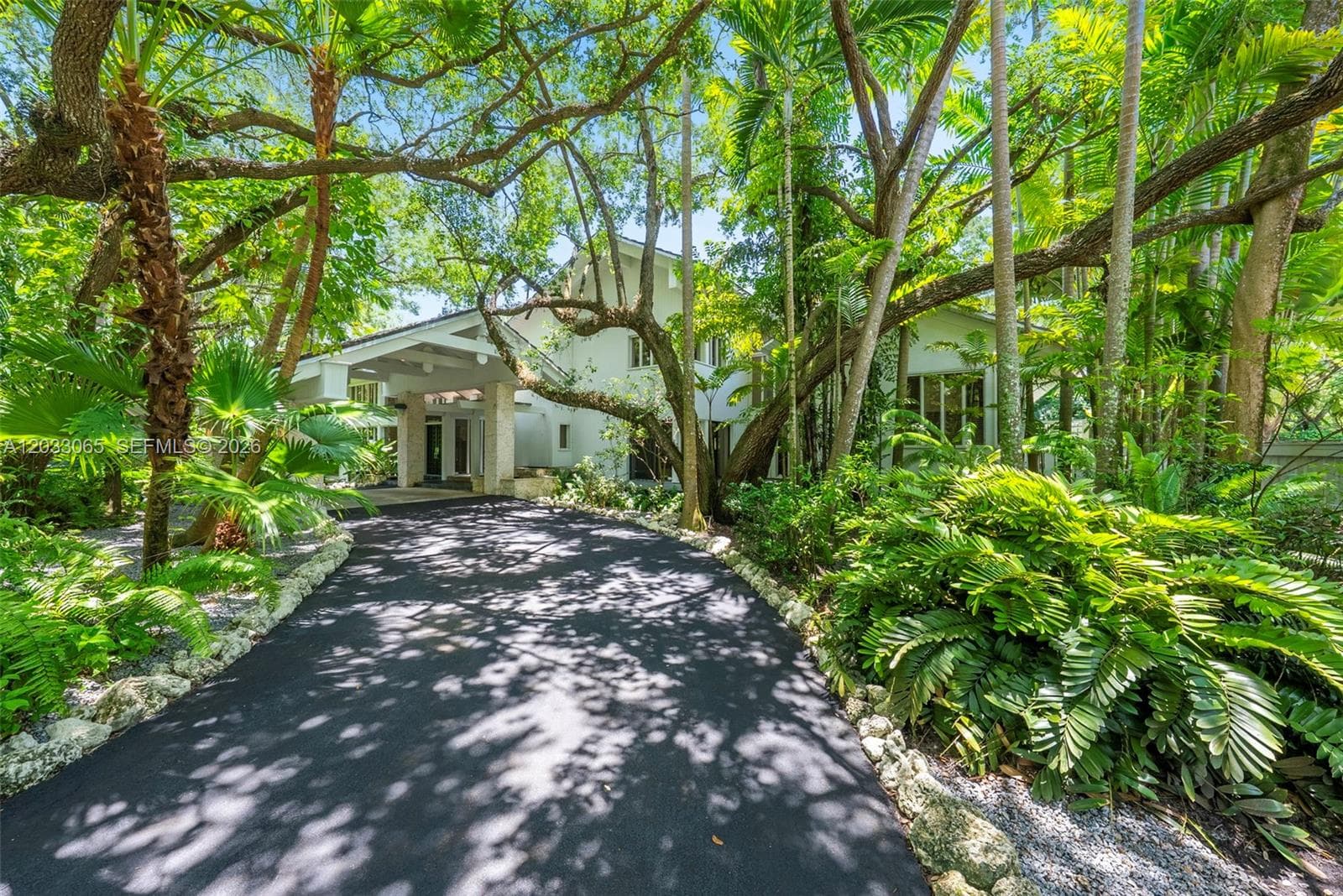 5600 Oakwood Ln, Coral Gables FL 33156 — 32
