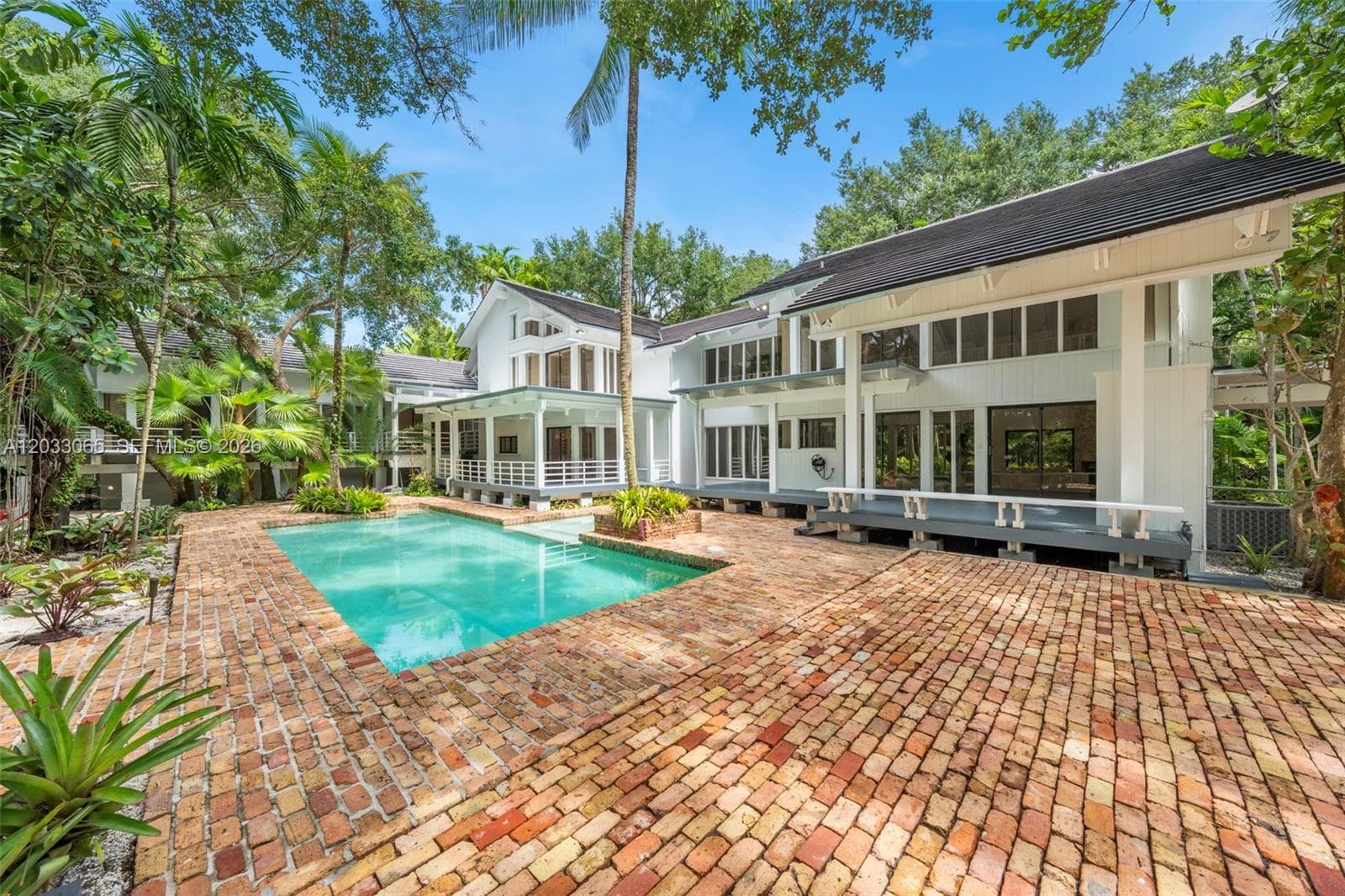 5600 Oakwood Ln, Coral Gables FL 33156 — 1