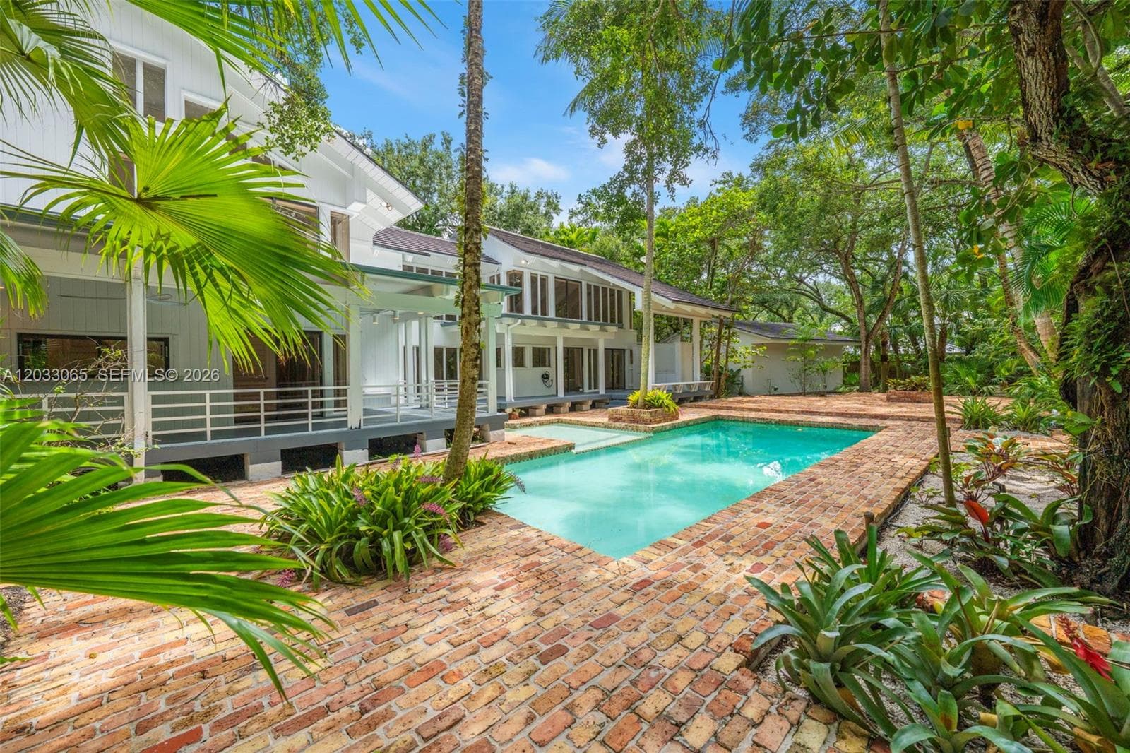 5600 Oakwood Ln, Coral Gables FL 33156 — 24