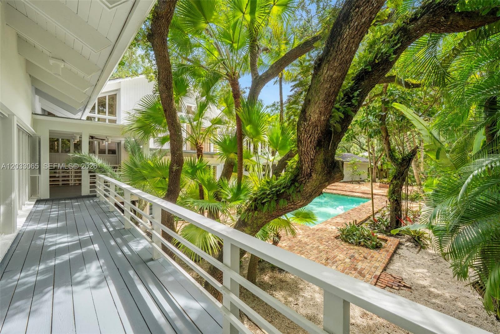 5600 Oakwood Ln, Coral Gables FL 33156 — 30