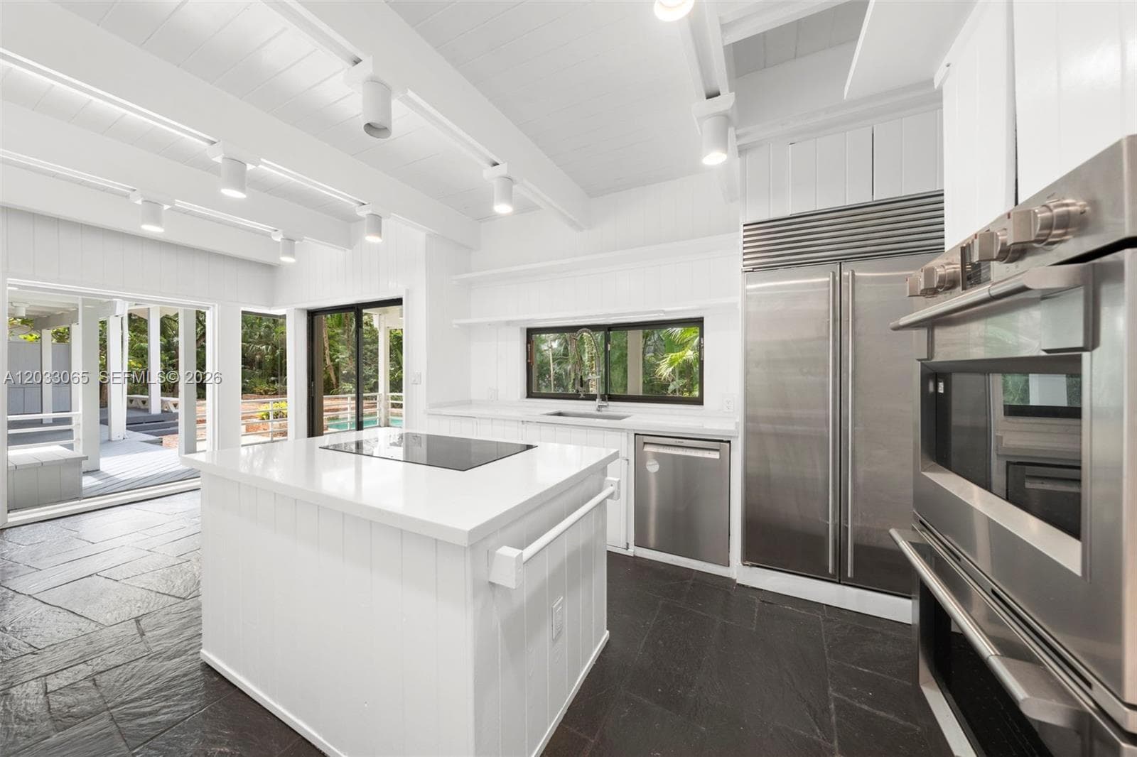 5600 Oakwood Ln, Coral Gables FL 33156 — 11