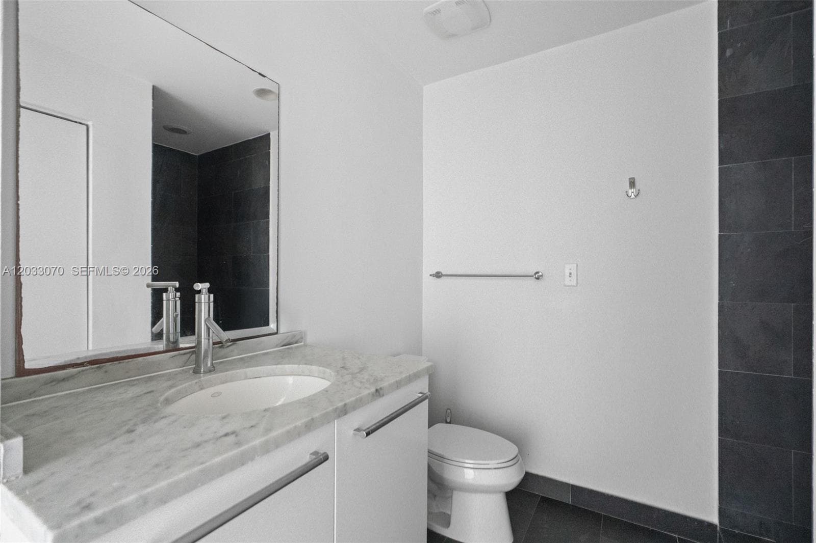 900 Biscayne Blvd # 2304, Miami FL 33132 — 23