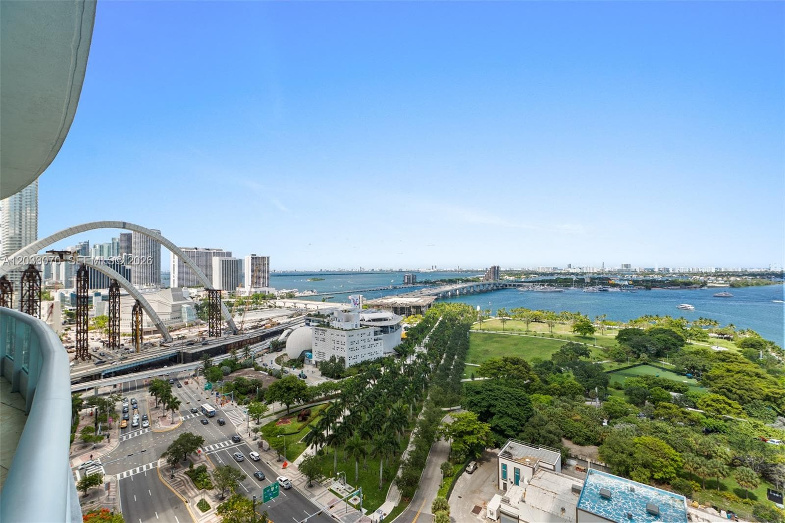 900 Biscayne Blvd # 2304, Miami FL 33132 — 32