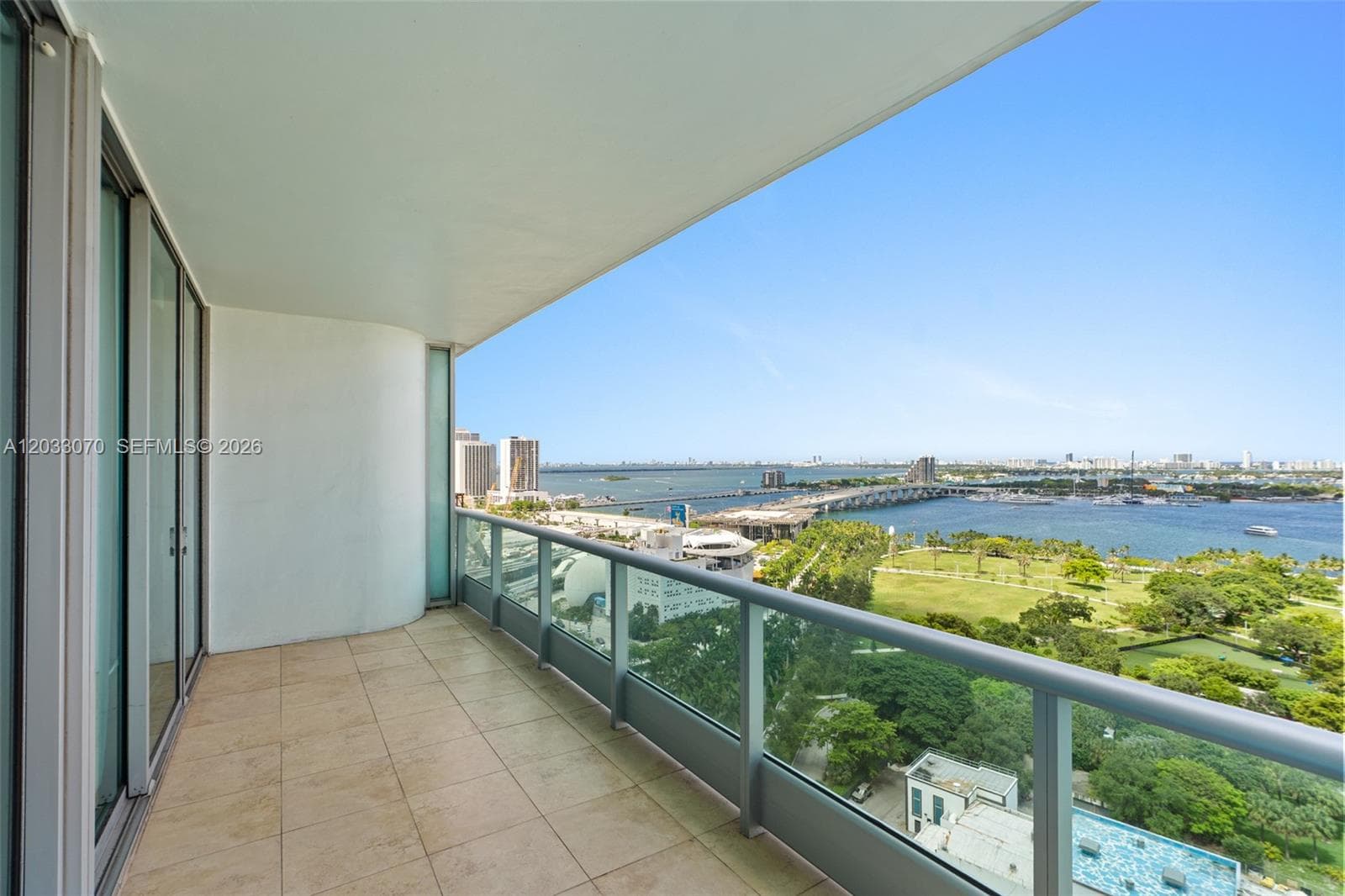 900 Biscayne Blvd # 2304, Miami FL 33132 — 33