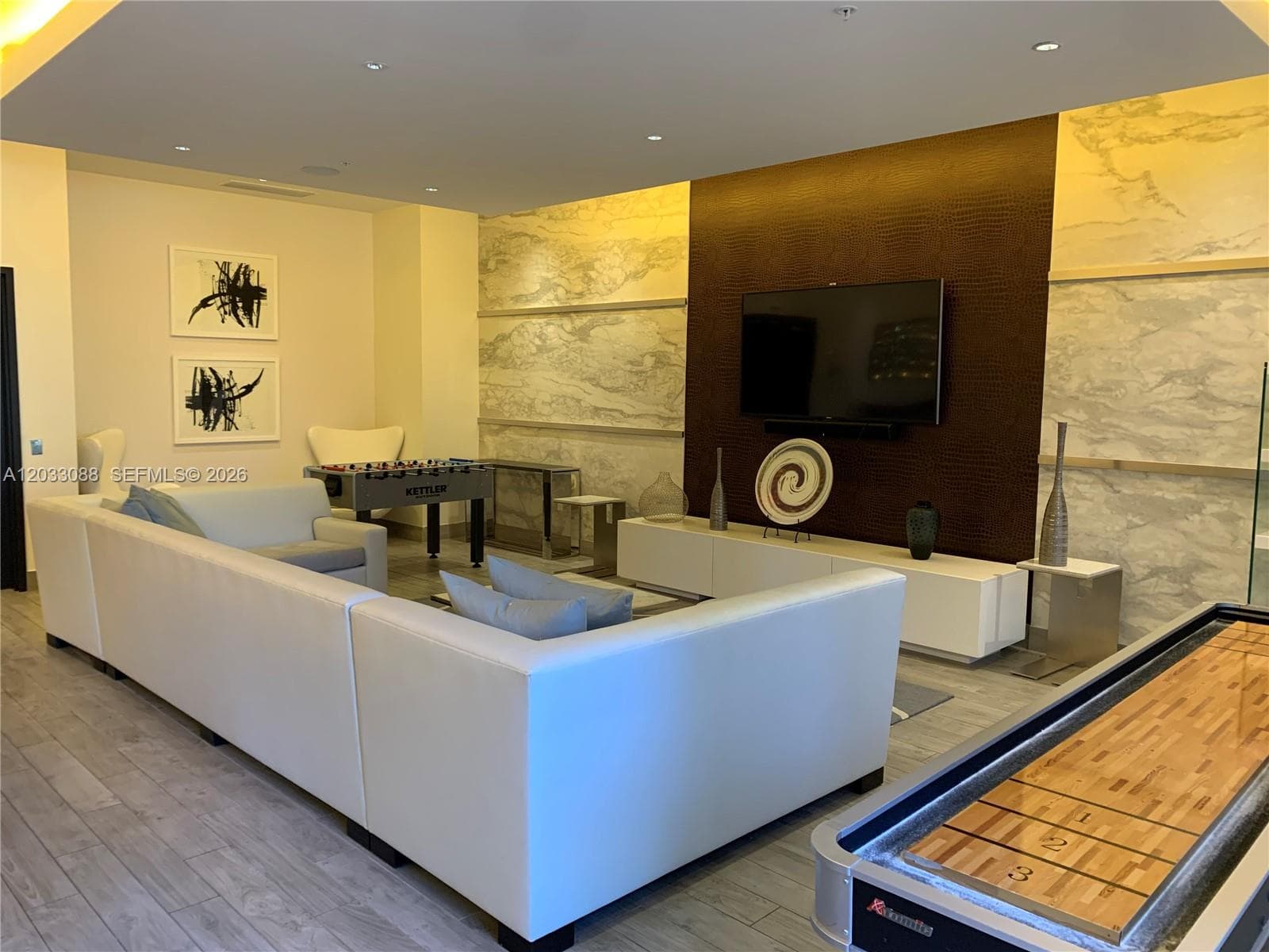 999 SW 1st Ave # 2404, Miami FL 33130 — 16