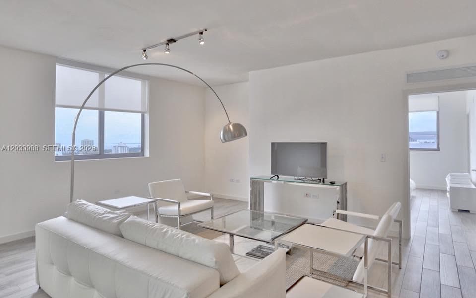 999 SW 1st Ave # 2404, Miami FL 33130 — 4