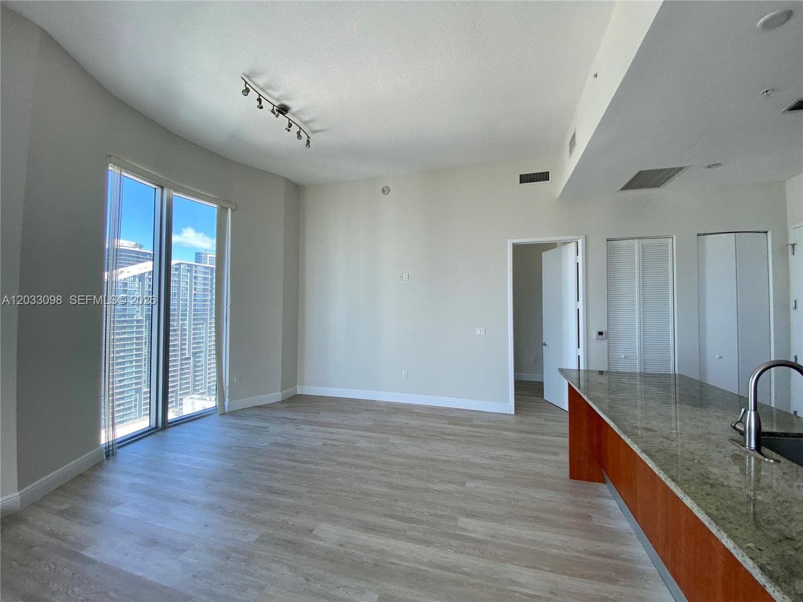 185 SW 7th St # 4311, Miami FL 33130 — 3