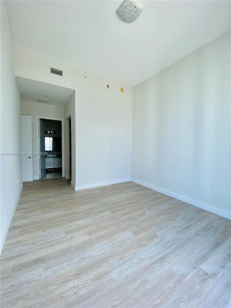 185 SW 7th St # 4311, Miami FL 33130 — 14