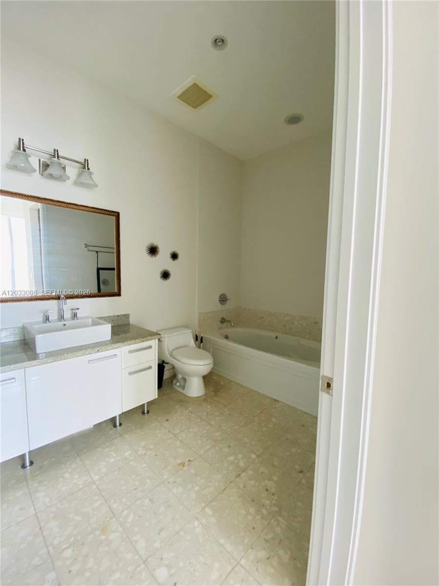 185 SW 7th St # 4311, Miami FL 33130 — 15