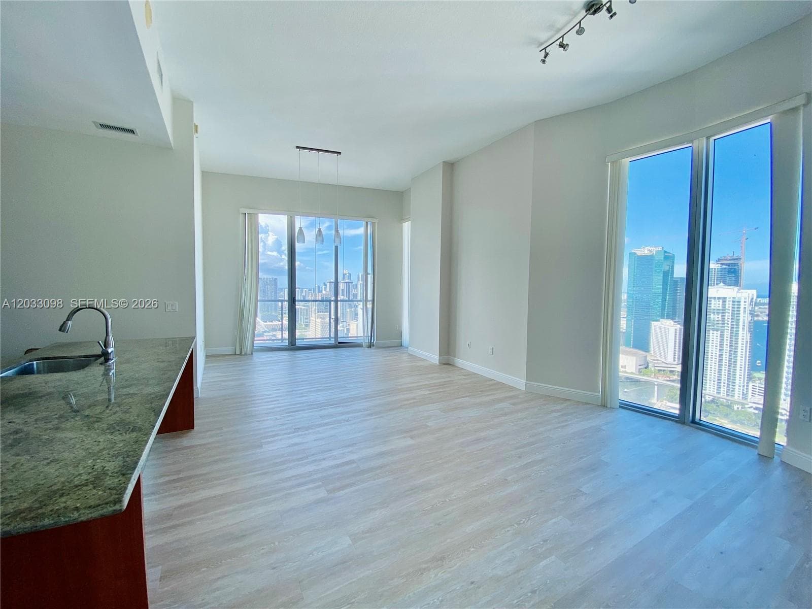 185 SW 7th St # 4311, Miami FL 33130 — 8