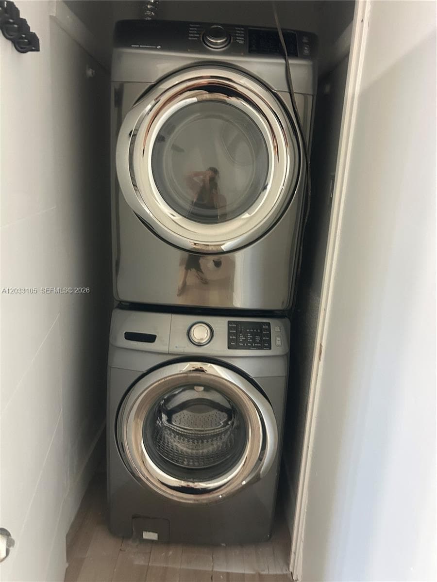 8200 Byron Ave # 3, Miami Beach FL 33141 — 6