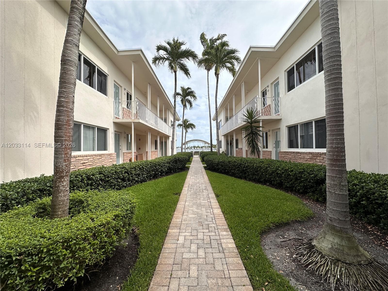 1100 Venetian Way # 2B, Miami FL 33139 — 27