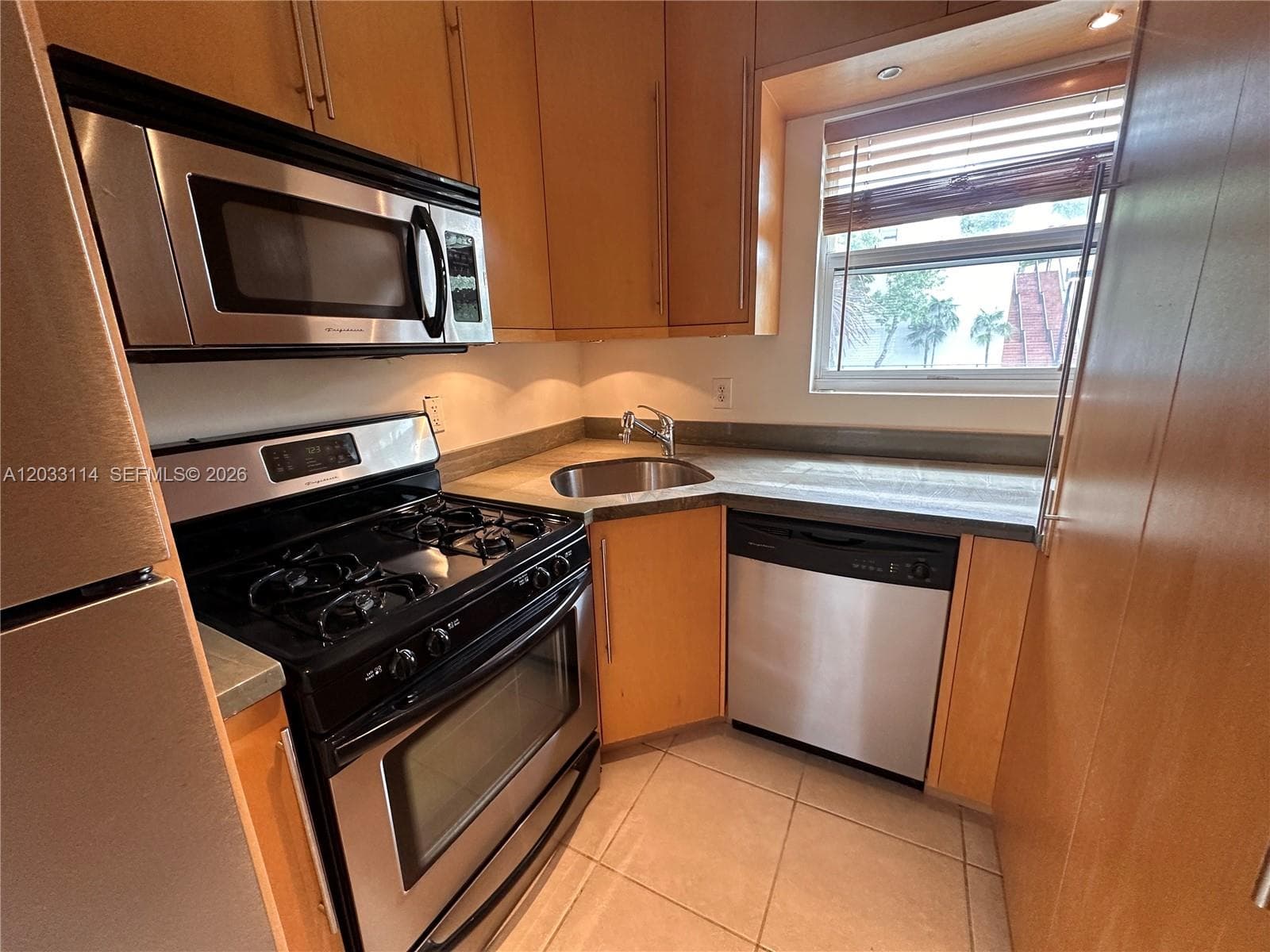 1100 Venetian Way # 2B, Miami FL 33139 — 17