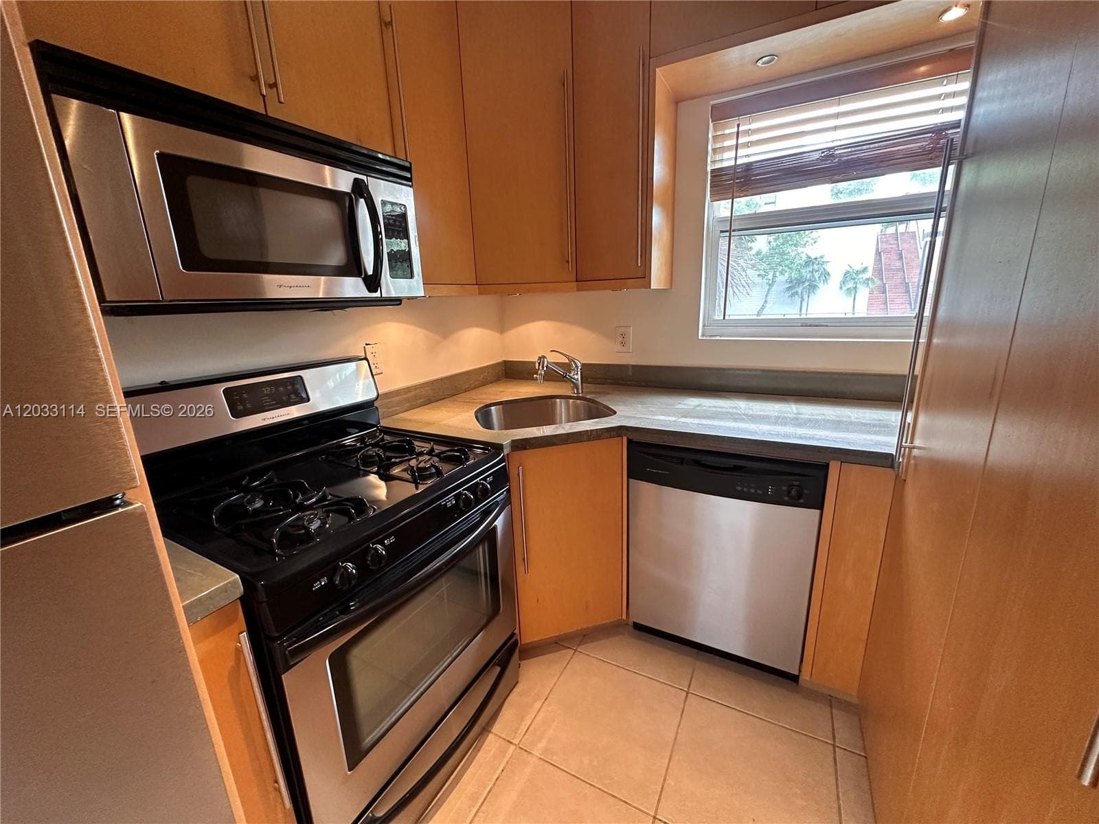 1100 Venetian Way # 2B, Miami FL 33139 — 16