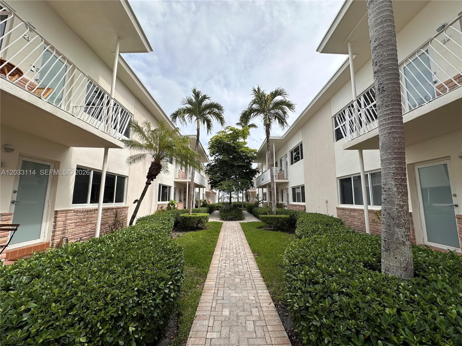 1100 Venetian Way # 2B, Miami FL 33139 — 26