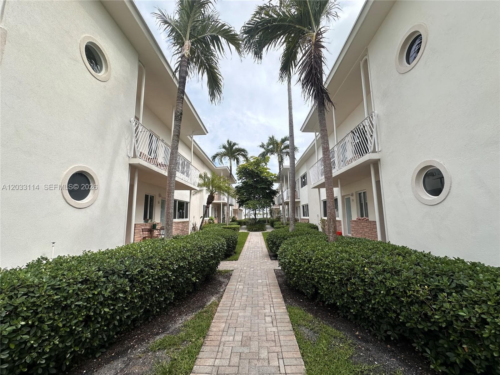 1100 Venetian Way # 2B, Miami FL 33139 — 4