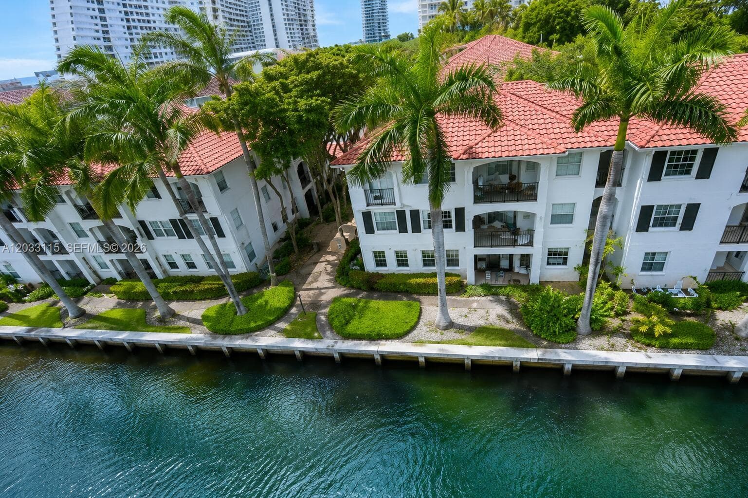 3135 NE 184th St # 2104, Aventura FL 33160 — 2