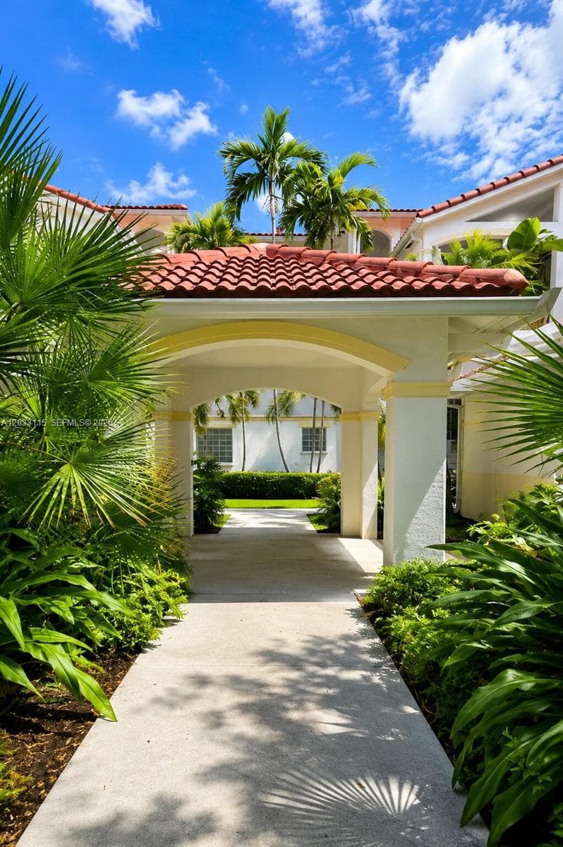 3135 NE 184th St # 2104, Aventura FL 33160 — 12