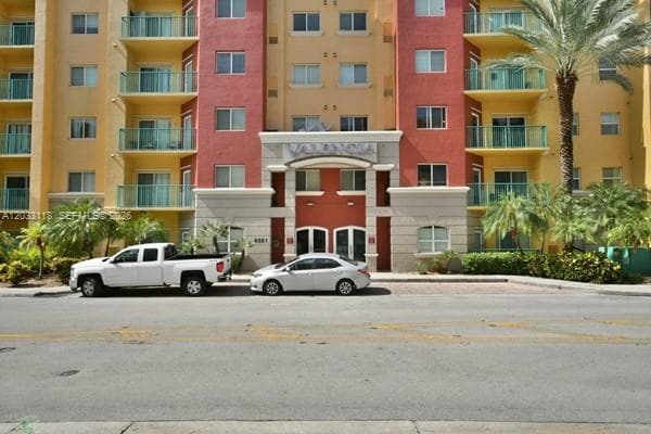 6001 SW 70th St # 320, South Miami FL 33143 — 16