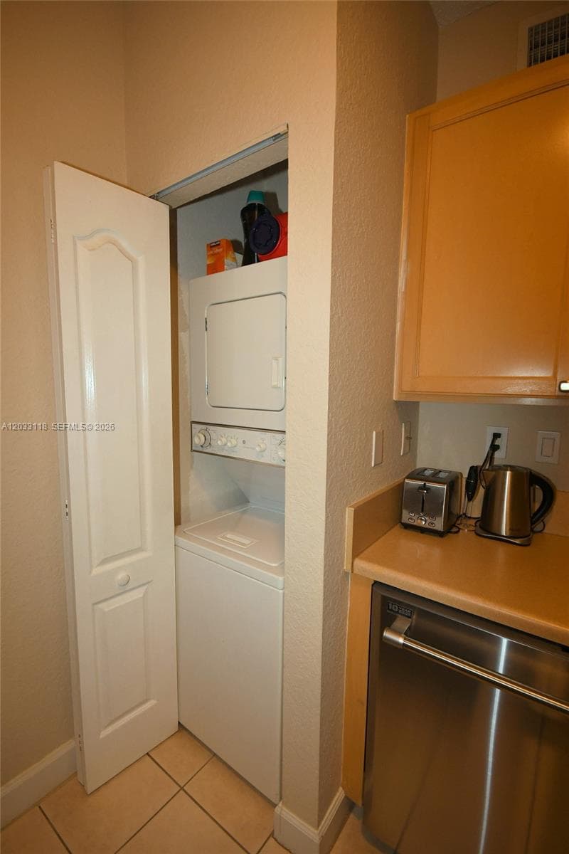 6001 SW 70th St # 320, South Miami FL 33143 — 8