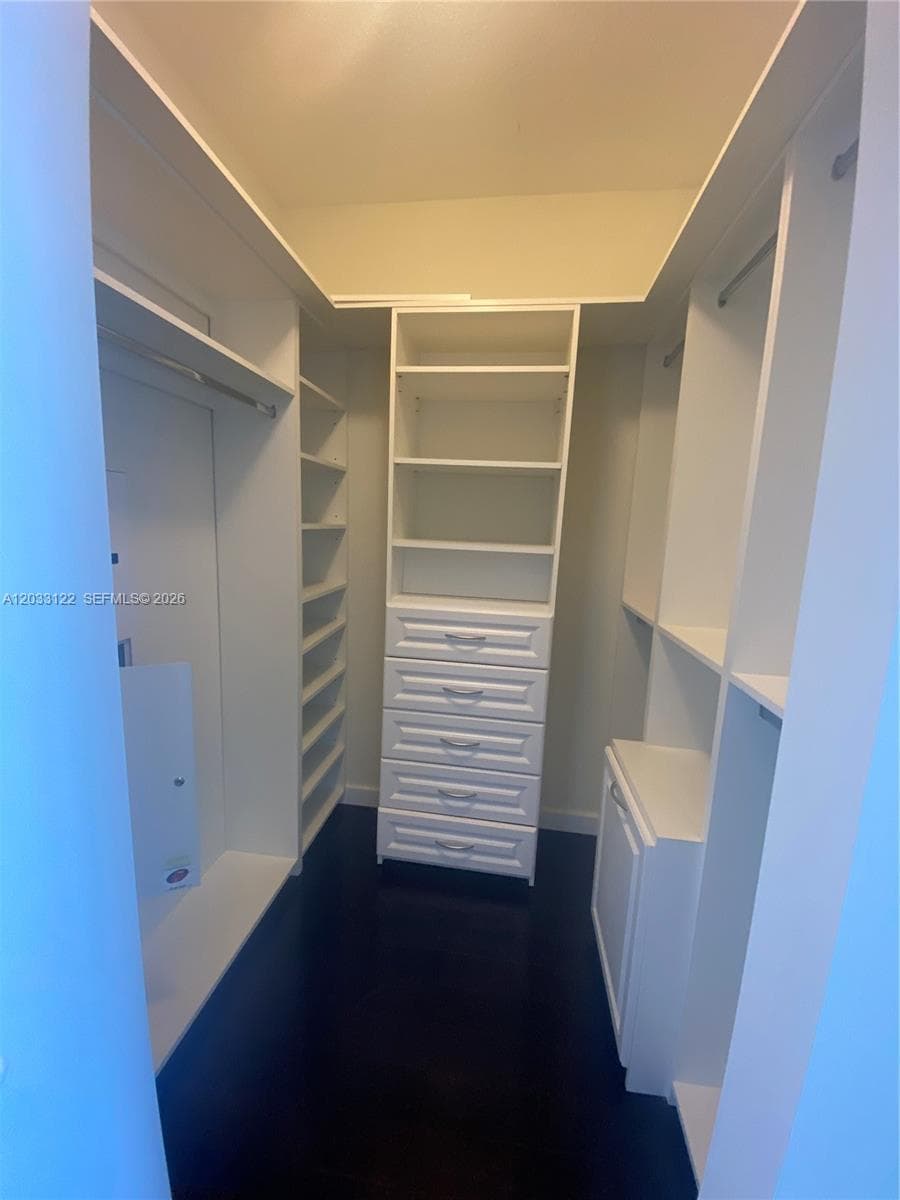 185 SW 7th St # 4206, Miami FL 33130 — 5