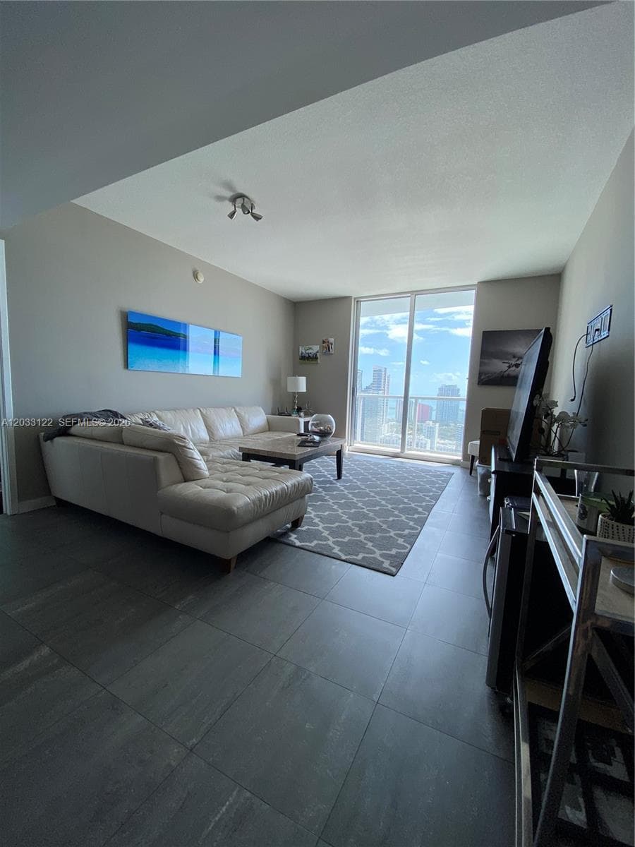 185 SW 7th St # 4206, Miami FL 33130 — 14