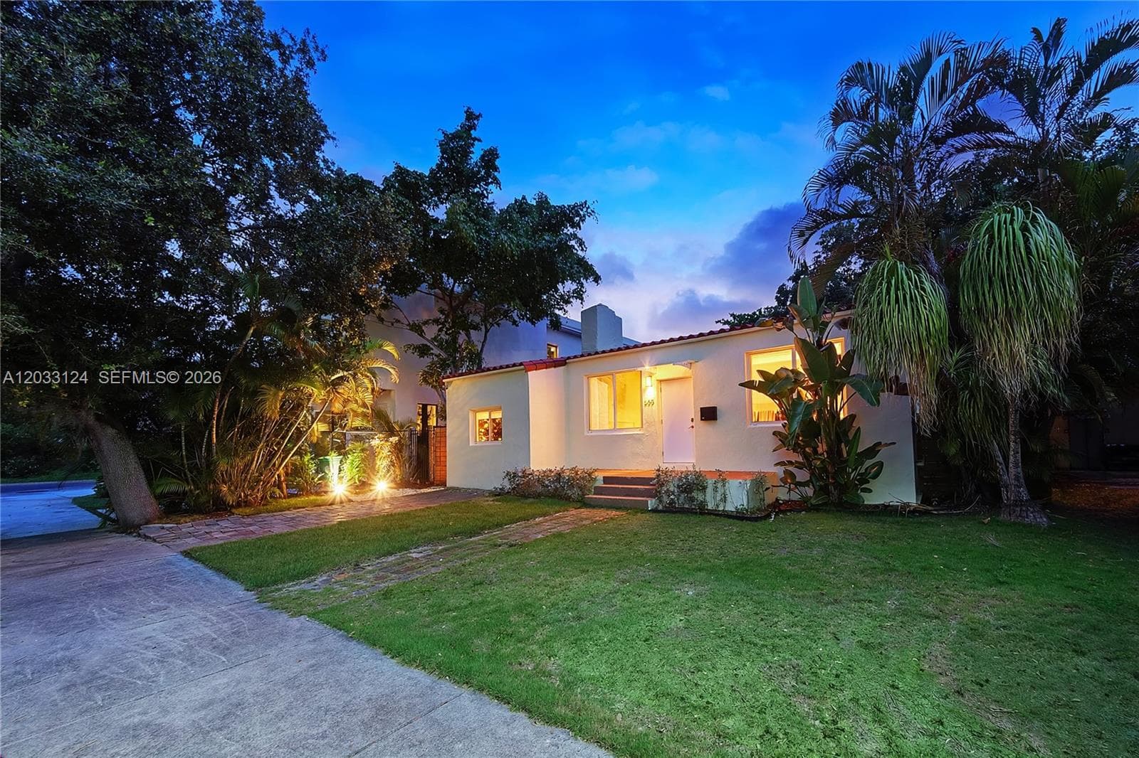 565 NW 44th St, Miami FL 33127 — 2