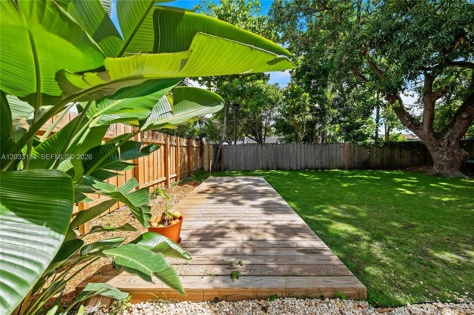 565 NW 44th St, Miami FL 33127 — 24
