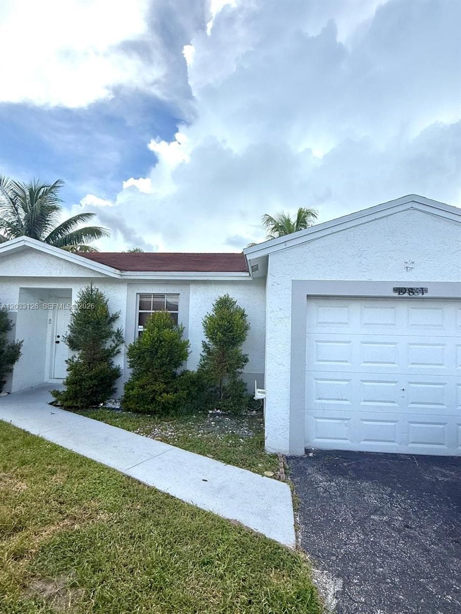 19831 NW 65th Ct # 0, Hialeah FL 33015 — 2