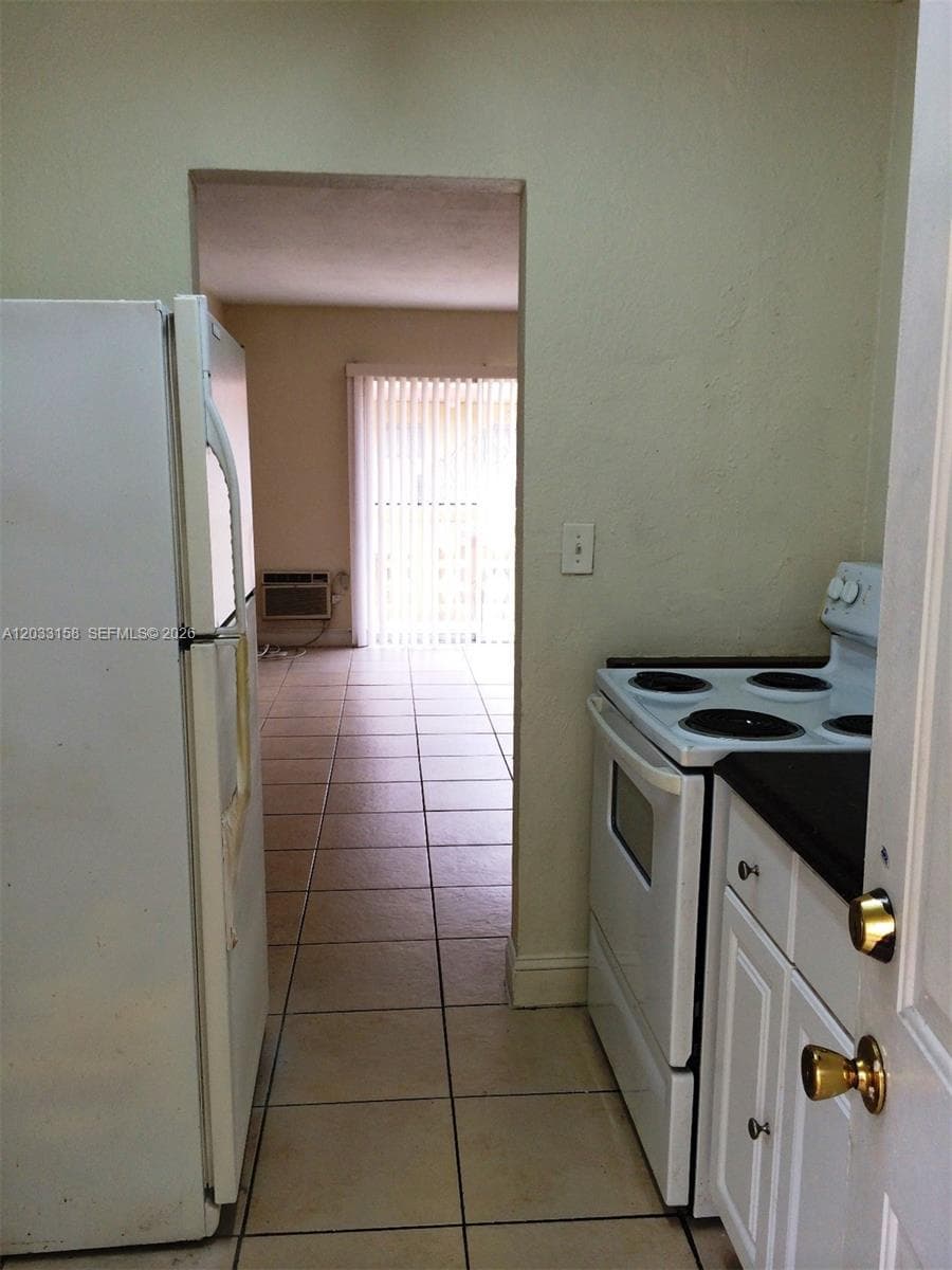 2441 NW 13 ST # 77, Miami FL 33125 — 2