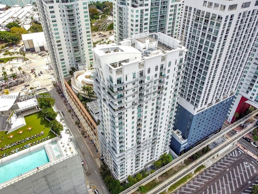 234 NE 3rd St # 507, Miami FL 33132 — 15