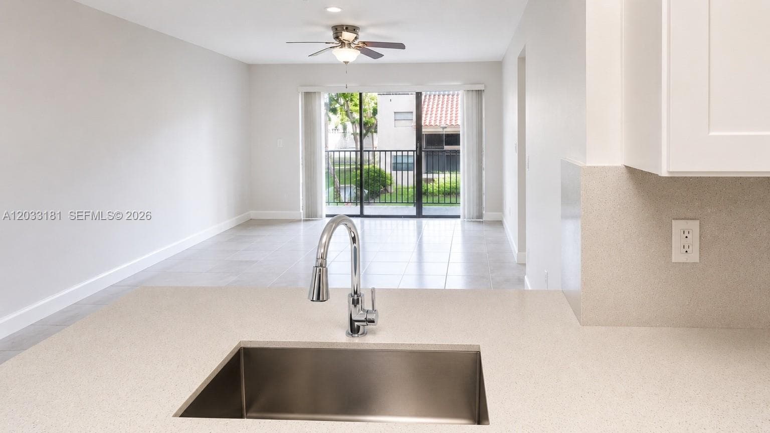 240 W Park Dr # 4, Miami FL 33172 — 6