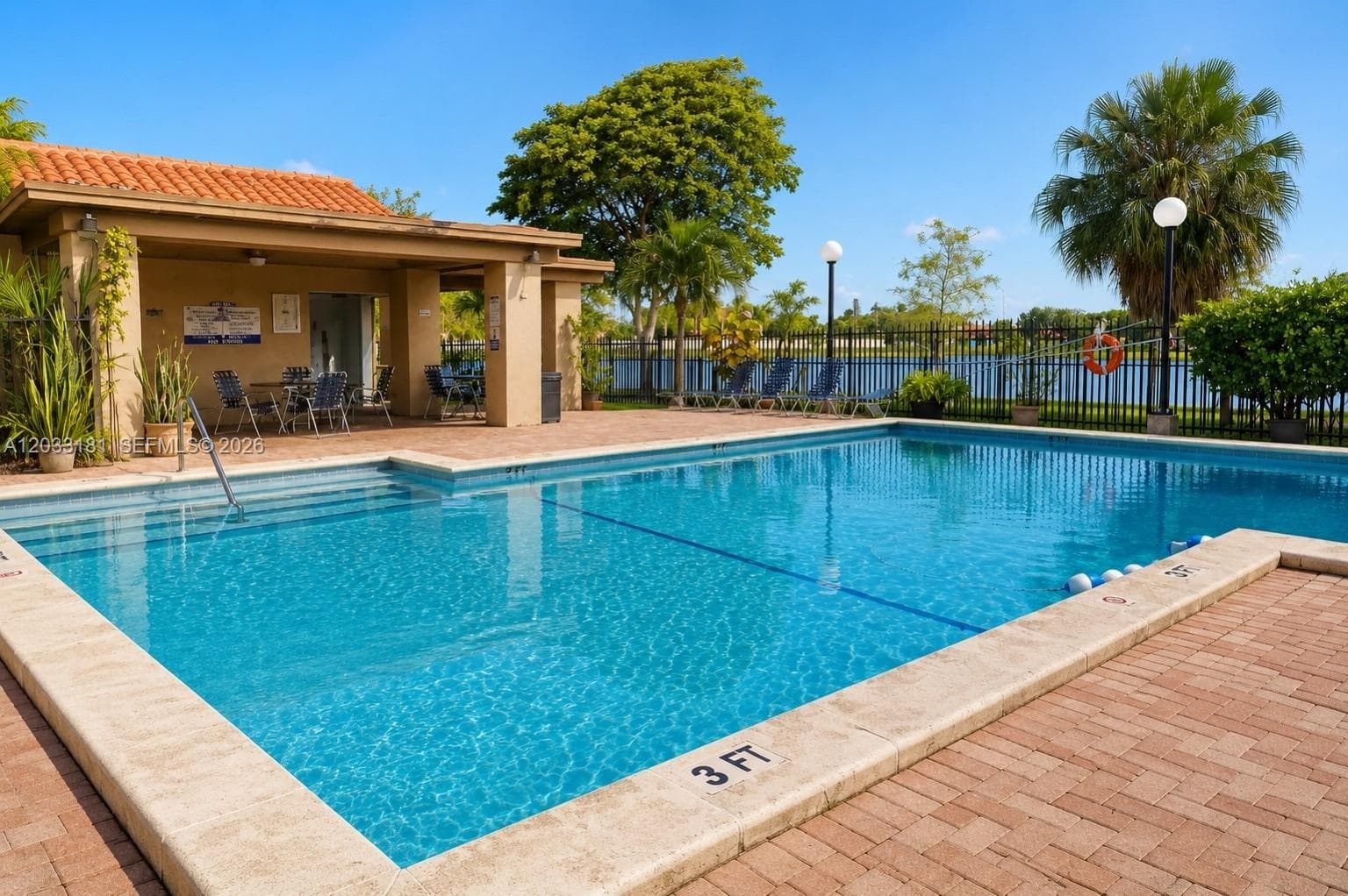 240 W Park Dr # 4, Miami FL 33172 — 16
