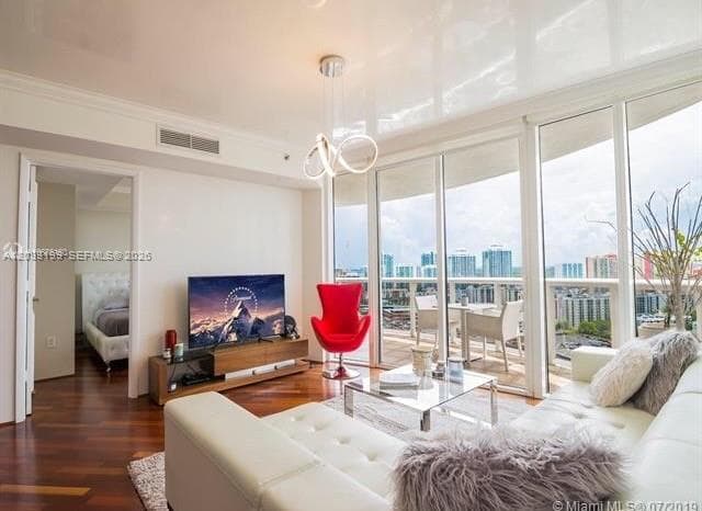 17201 Collins Ave # 2209, Sunny Isles Beach FL 33160 — 17