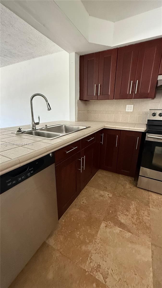 1400 NE 191st St # 310, Miami FL 33179 — 1