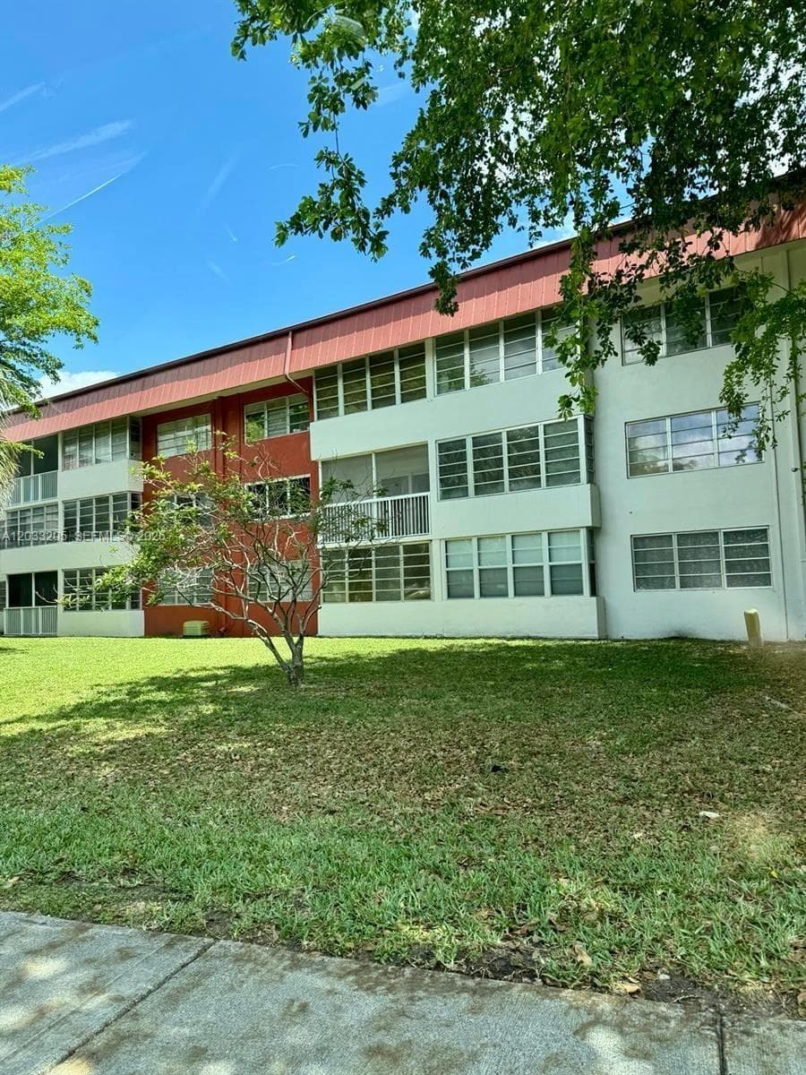 1400 NE 191st St # 310, Miami FL 33179 — 10