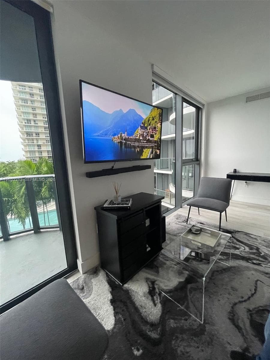 121 NE 34th St # 1015, Miami FL 33137 — 5
