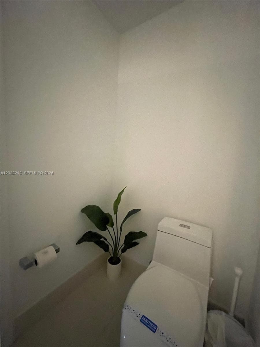 121 NE 34th St # 1015, Miami FL 33137 — 9