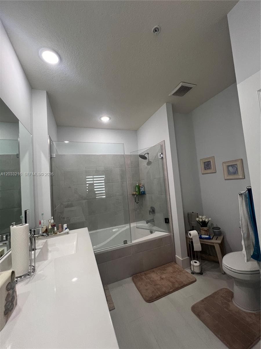 4670 NW 84th Ave # 32, Doral FL 33166 — 7