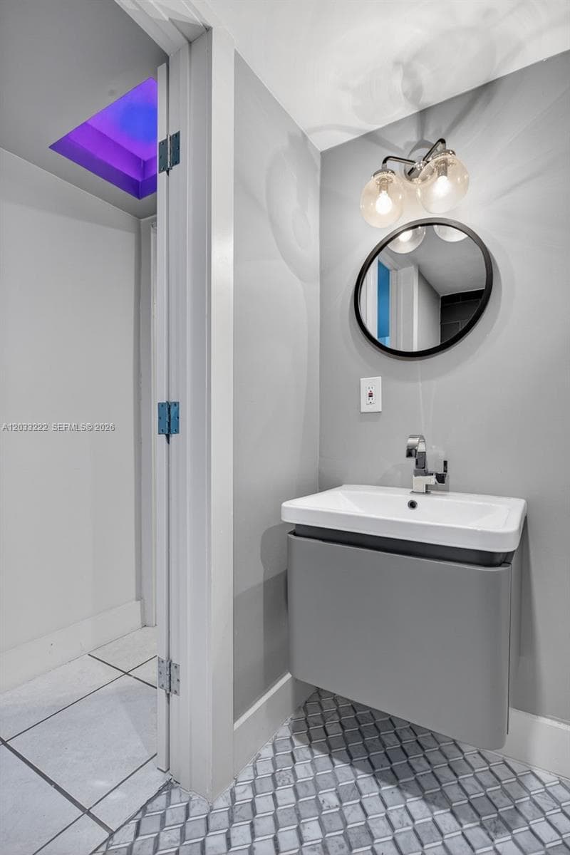 2655 Collins Ave # 1512, Miami Beach FL 33140 — 36