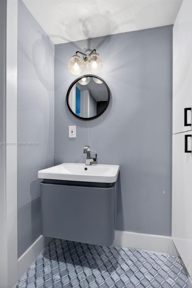 2655 Collins Ave # 1512, Miami Beach FL 33140 — 35
