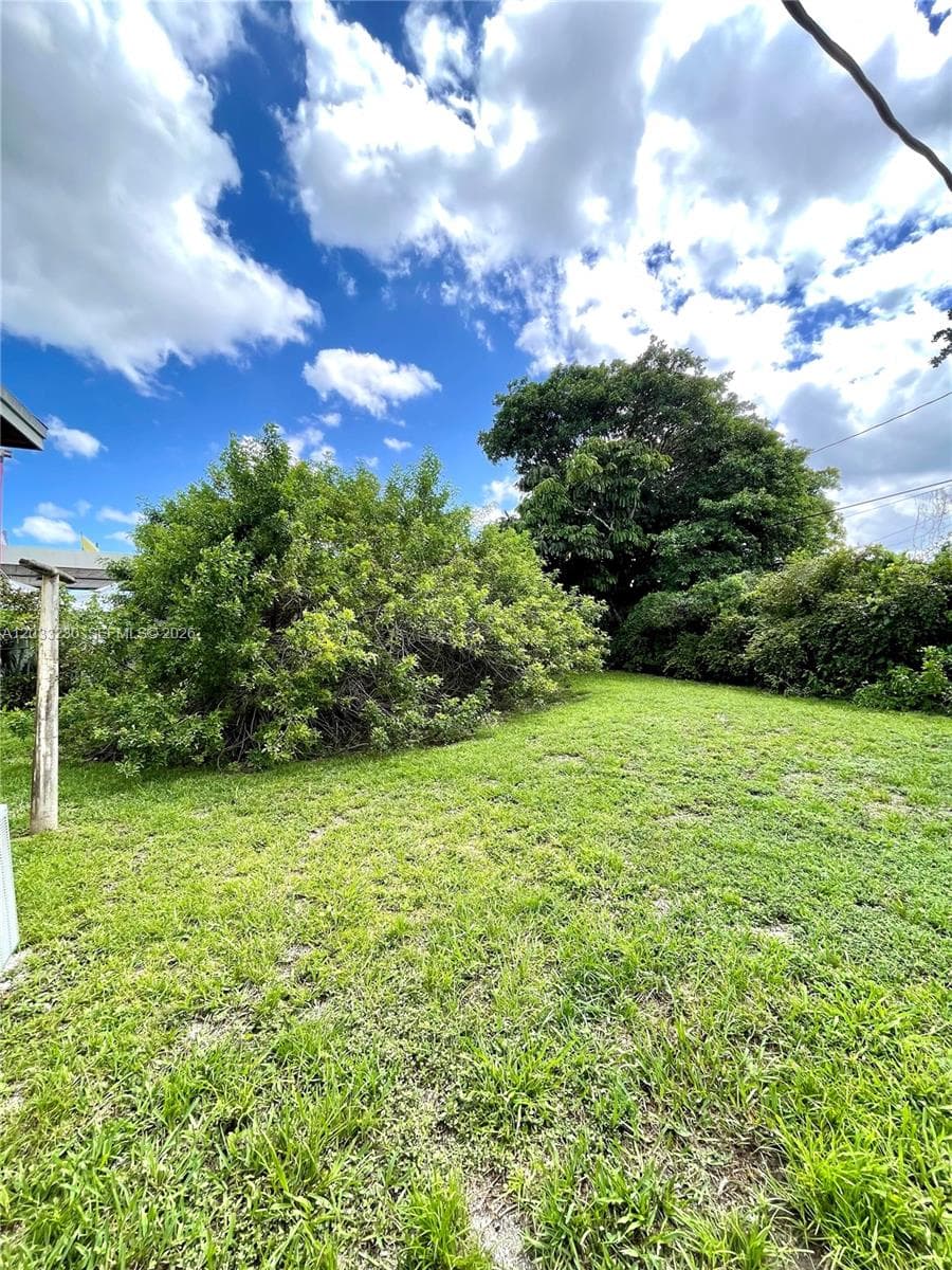 710 Tamiami Blvd, Miami FL 33144 — 7