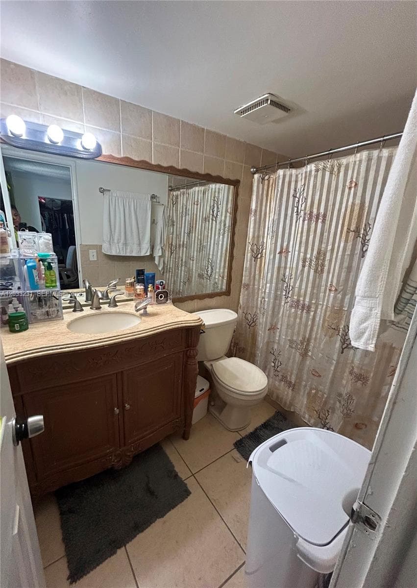 10284 NW 9th St Cir # 204, Miami FL 33172 — 13