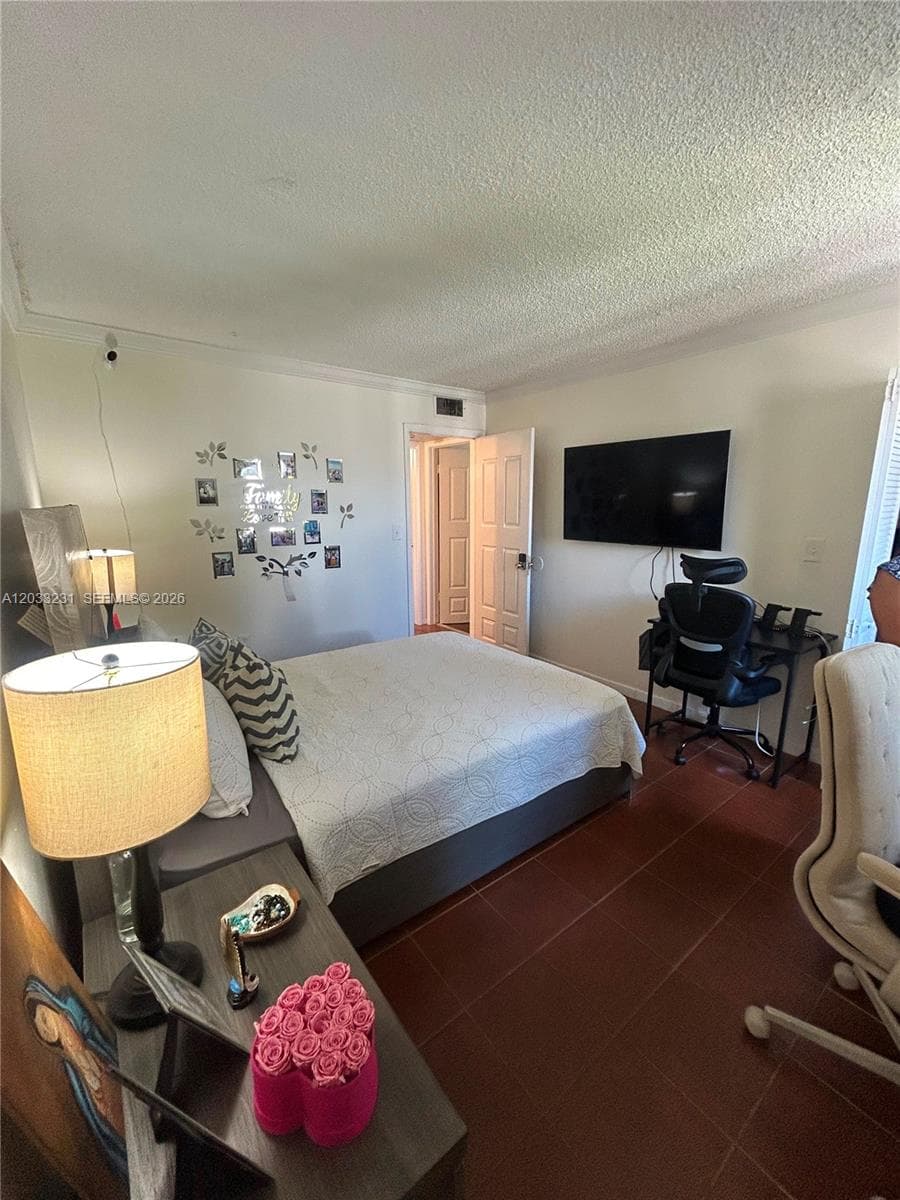 10284 NW 9th St Cir # 204, Miami FL 33172 — 16