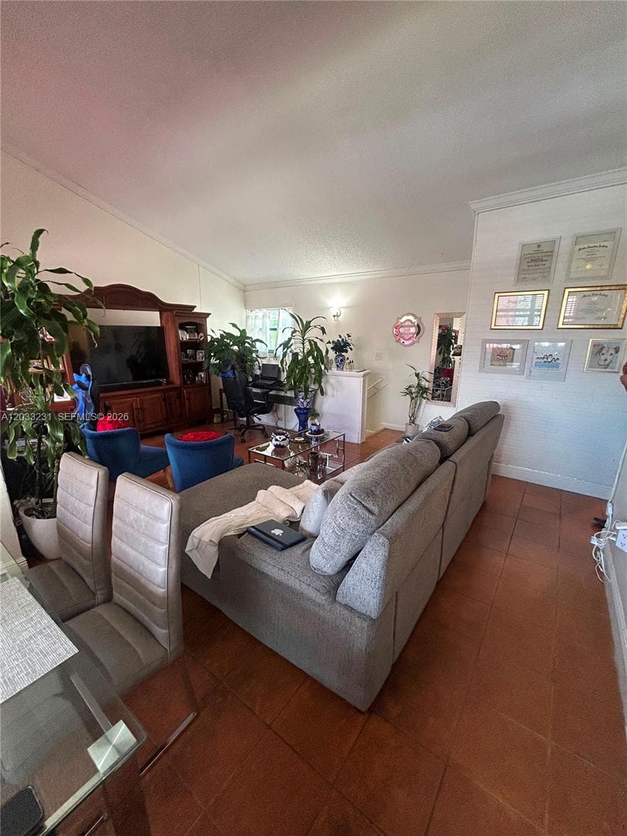 10284 NW 9th St Cir # 204, Miami FL 33172 — 26