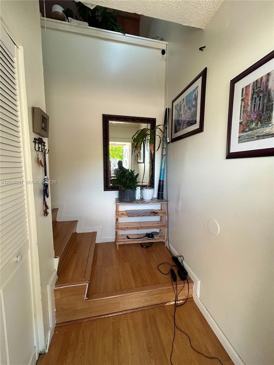 10284 NW 9th St Cir # 204, Miami FL 33172 — 9