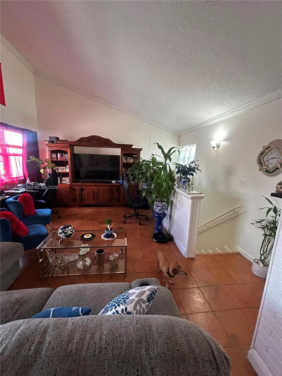 10284 NW 9th St Cir # 204, Miami FL 33172 — 24