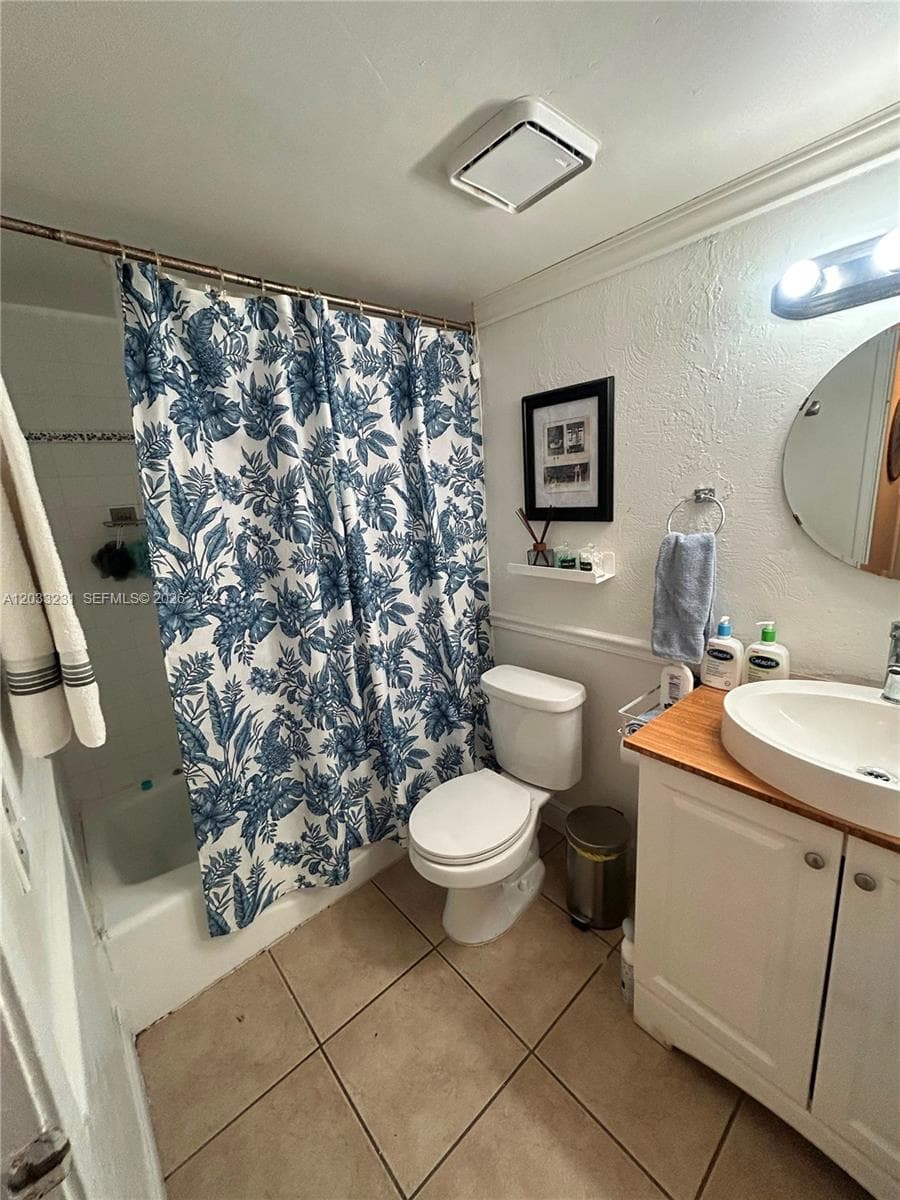 10284 NW 9th St Cir # 204, Miami FL 33172 — 30